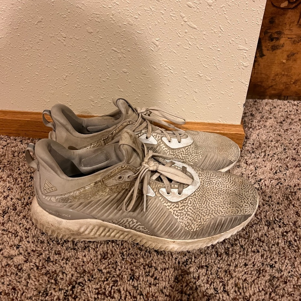 Adidas alphabounce